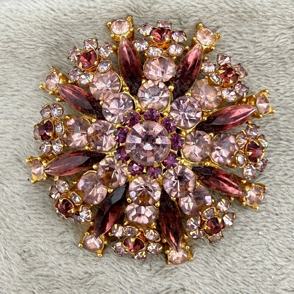 Vintage Rhinestone Brooch Purple Gold Tone Sparkle - Picture 2 of 12